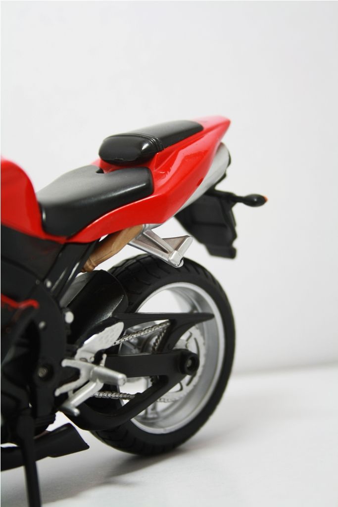 maisto yamaha r1